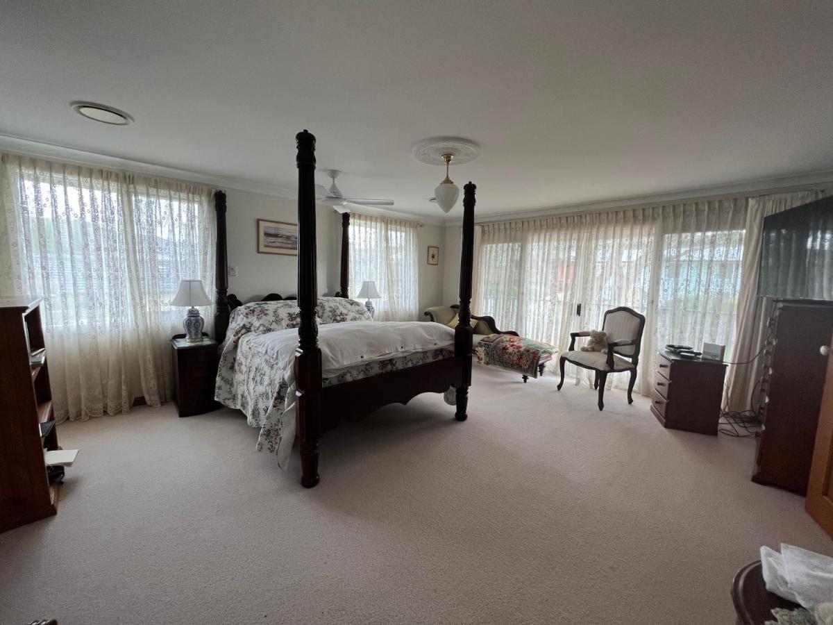 Luxury 4 Bedroom House * Deewhy
